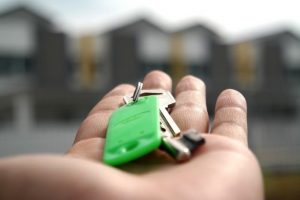 Acheter dans l’immobilier ancien grâce à un courtier crédit immobilier 
